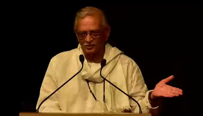 Gulzar Receives 58th Jnanpith Award; Did You Know The Celebrated Lyricist-Poet Once Worked As A "Touch-Up Guy" For Cars?